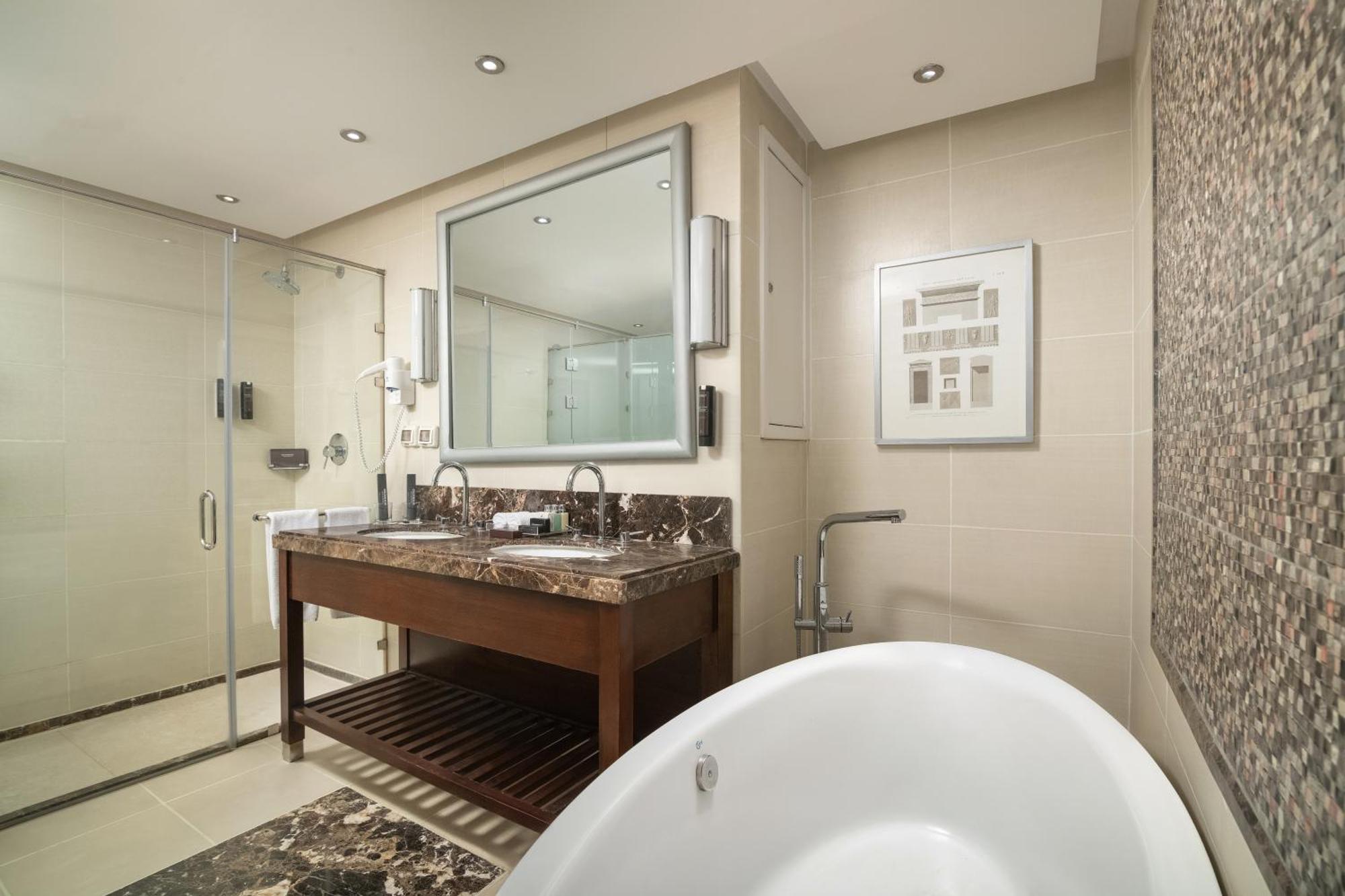 Steigenberger Pyramids Cairo Hotell Al Kawm al Akhdar Eksteriør bilde Bathroom