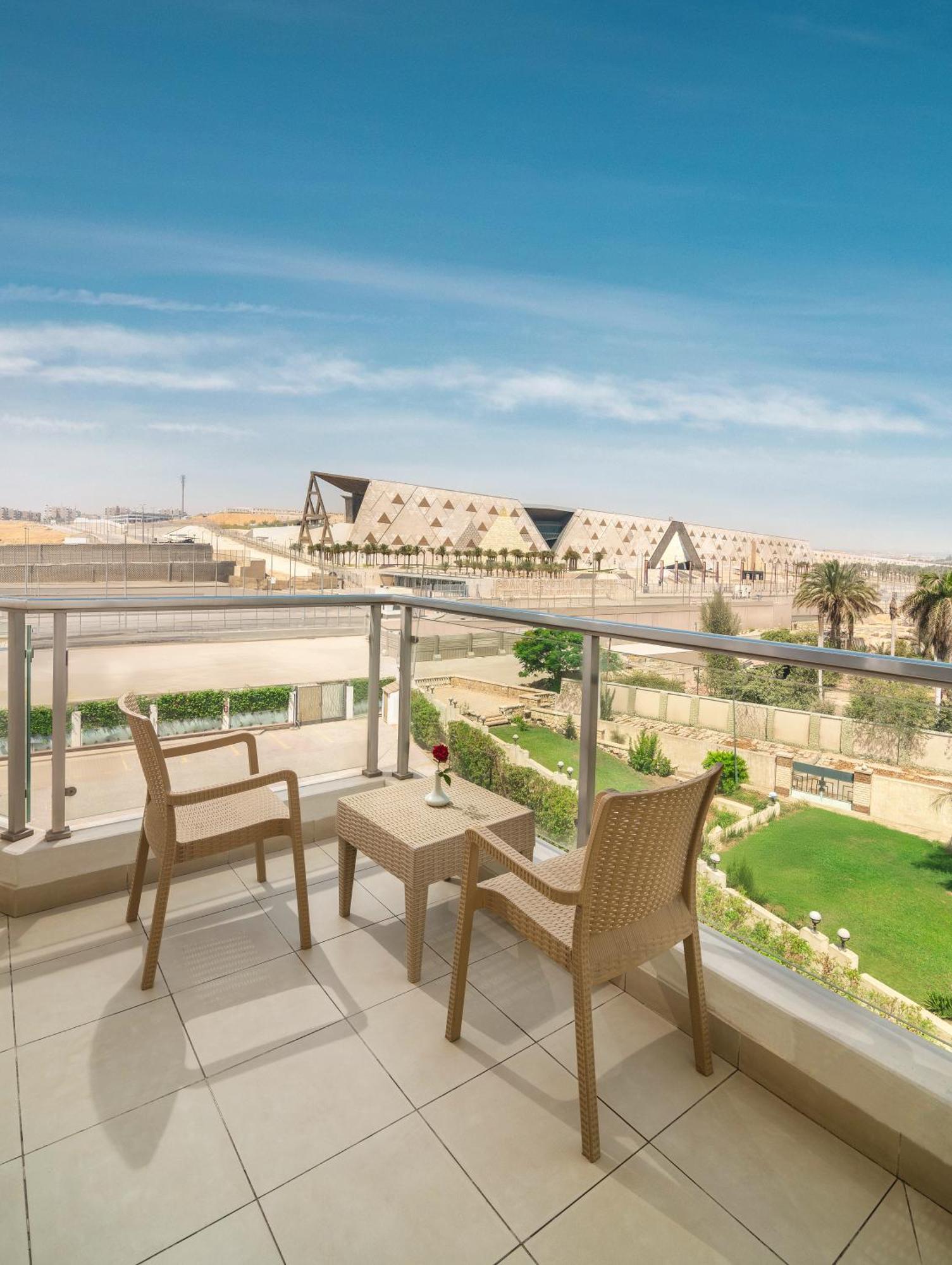 Steigenberger Pyramids Cairo Hotell Al Kawm al Akhdar Eksteriør bilde View from the hotel